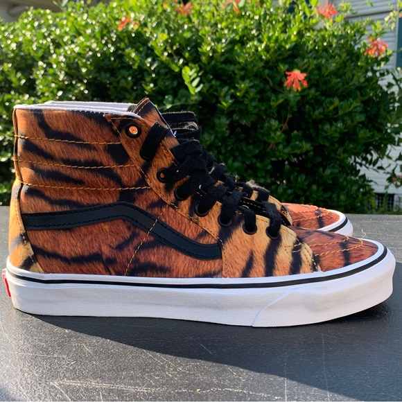 VANS SK8-HI TAPERED 'YEAR OF THE TIGER' Shoes Men’s Size 8 Women’s Size 9.5. - Picture 2 of 6